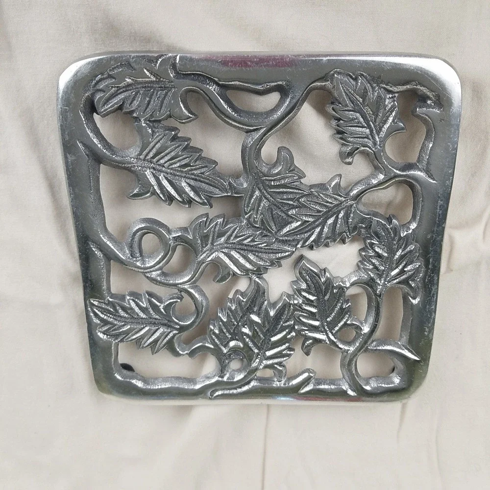 Leaf Trivet Silver‎ Cast Aluminum Vine Openwork Trailing leaves square
